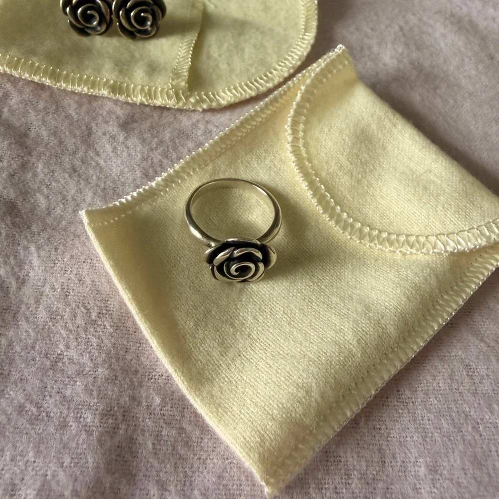 James Avery Rose Blossom Ring - Picture 2 of 5